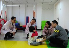 并绘制了清晰的服务流程图